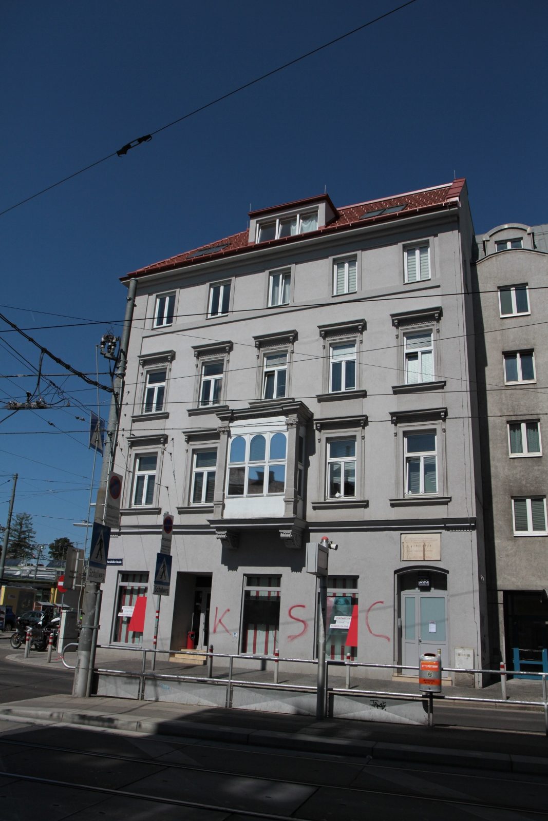 Alfred Adler's birthplace, Vienna - 01.jpg